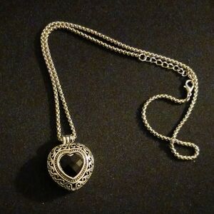 New!Large,thick,silver,heart,with black stone,necklace!